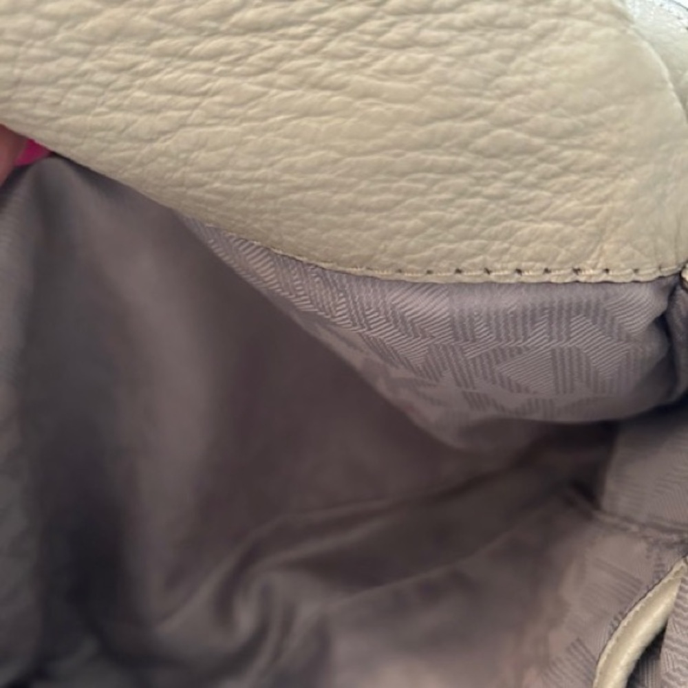 Michael Kors grey/taupe bag. Multiple inside pockets. No marks or flaws. - Picture 11 of 15